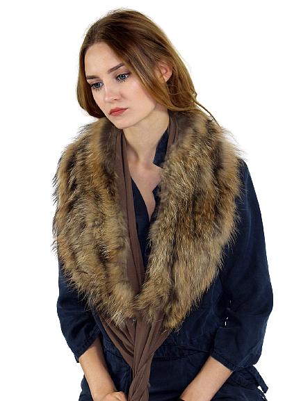 Extremely lightweight fabric and raccoon fur scarf