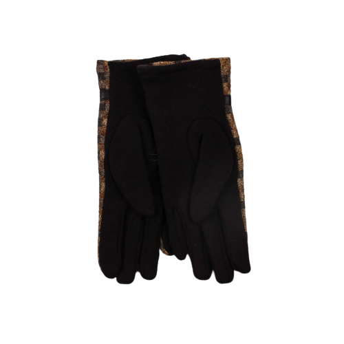 Elegant mittens with natural fur accents