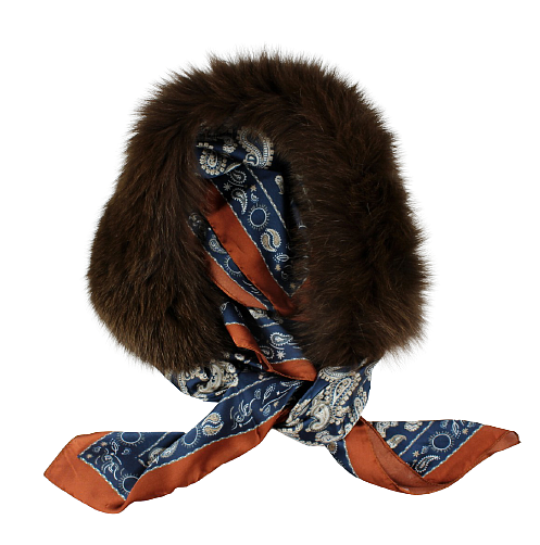 Country shawl with unique patterns and natural fox fur