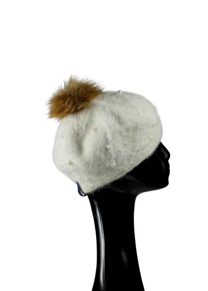 Soft and warm beret with natural fur