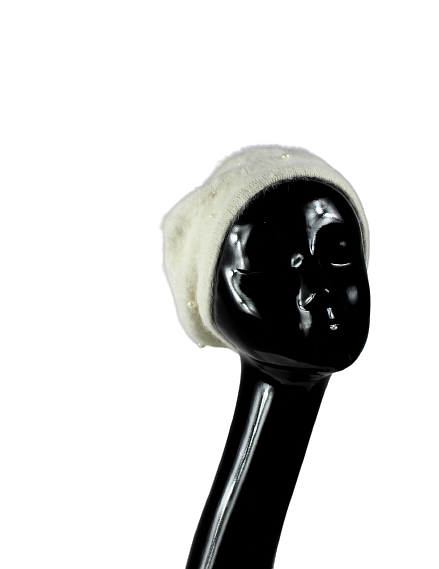 Soft and warm beret with natural fur