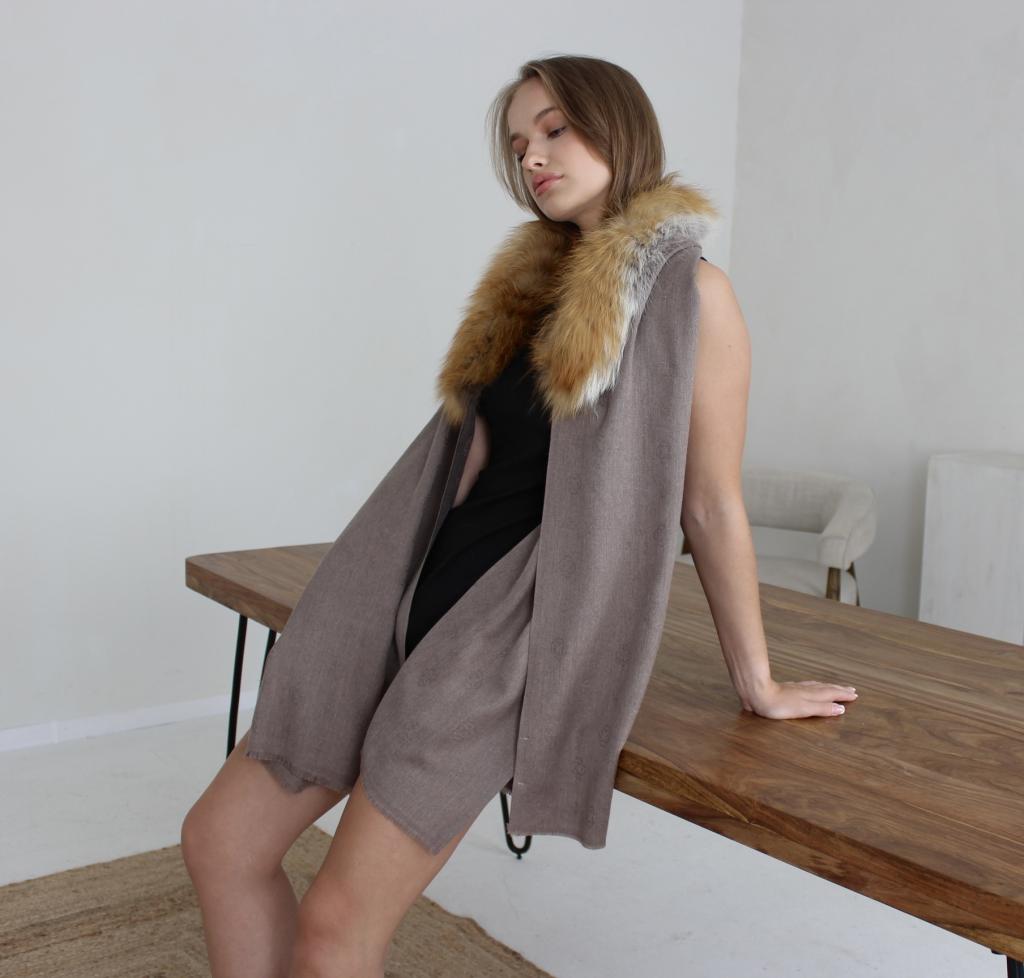 Cashmere scarf - cape with natural fox fur