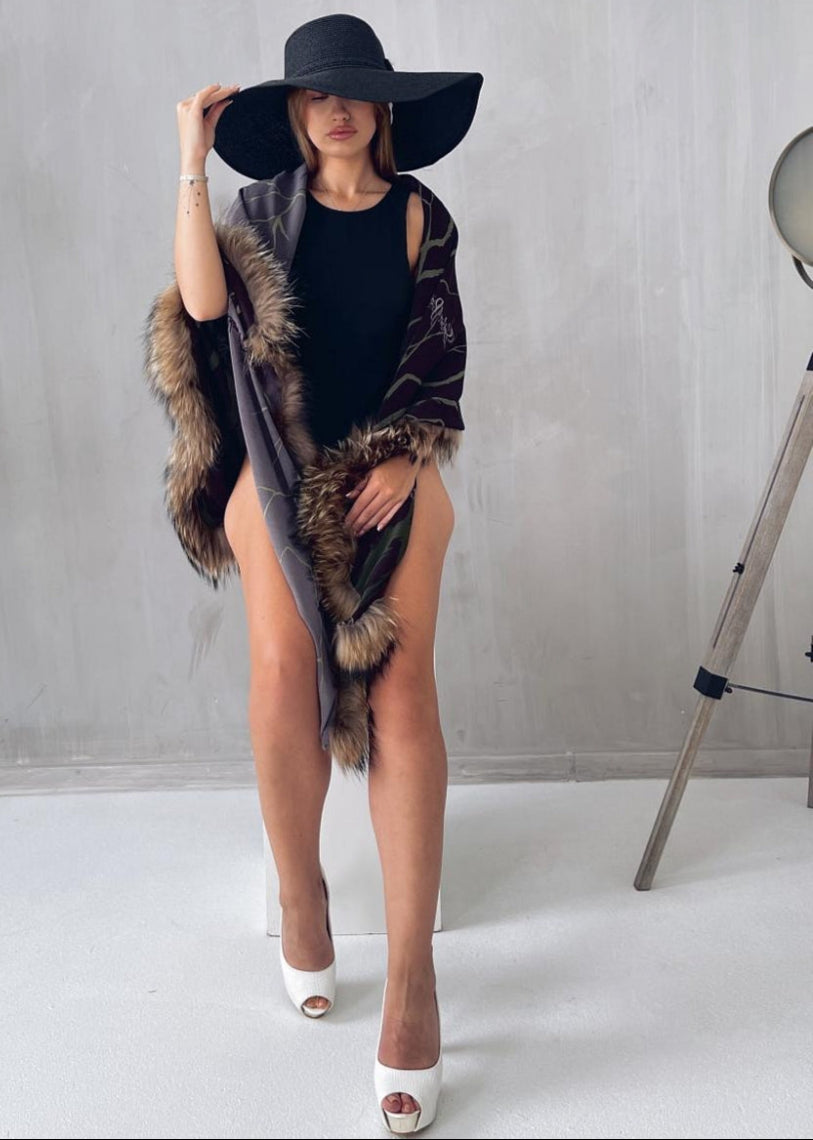 Large light scarf cloak with natural fur