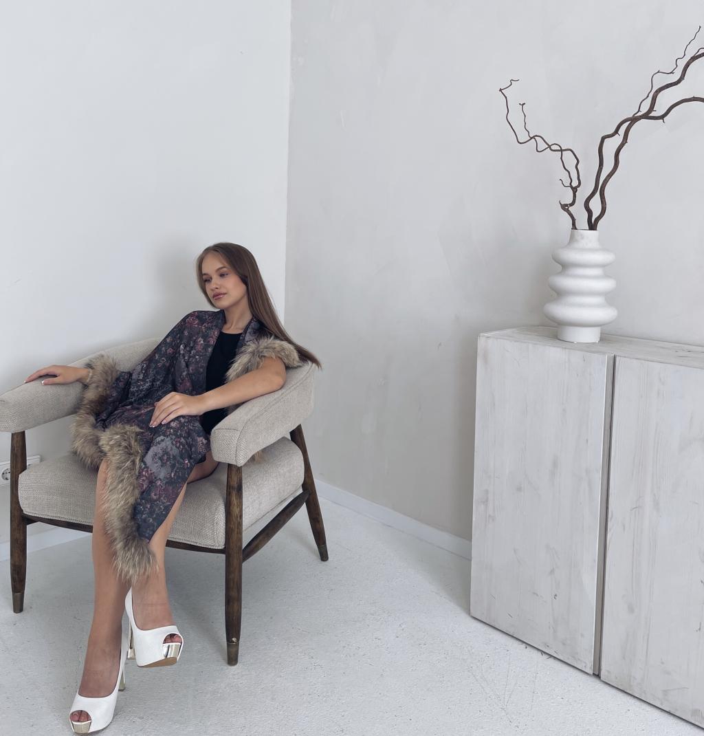 Exclusive handmade long scarf with floral patterns with natural fur