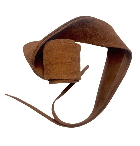 "Camel" colour, light brown, long leather belt