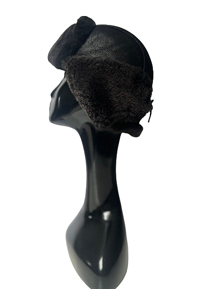 Men's warm hat in the "Pilot" model