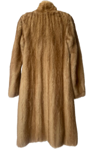 Vintažiniai tiesaus modelio audinės kailio kailiniai