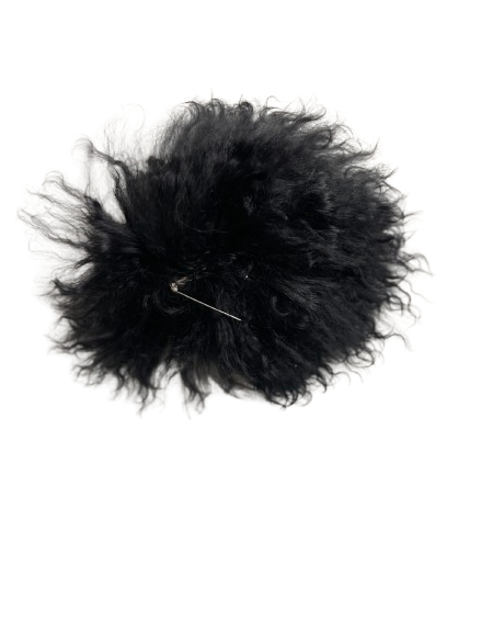 Juodos spalvos vilnonis šalikas su nuimama natūralaus lamos kailio sage