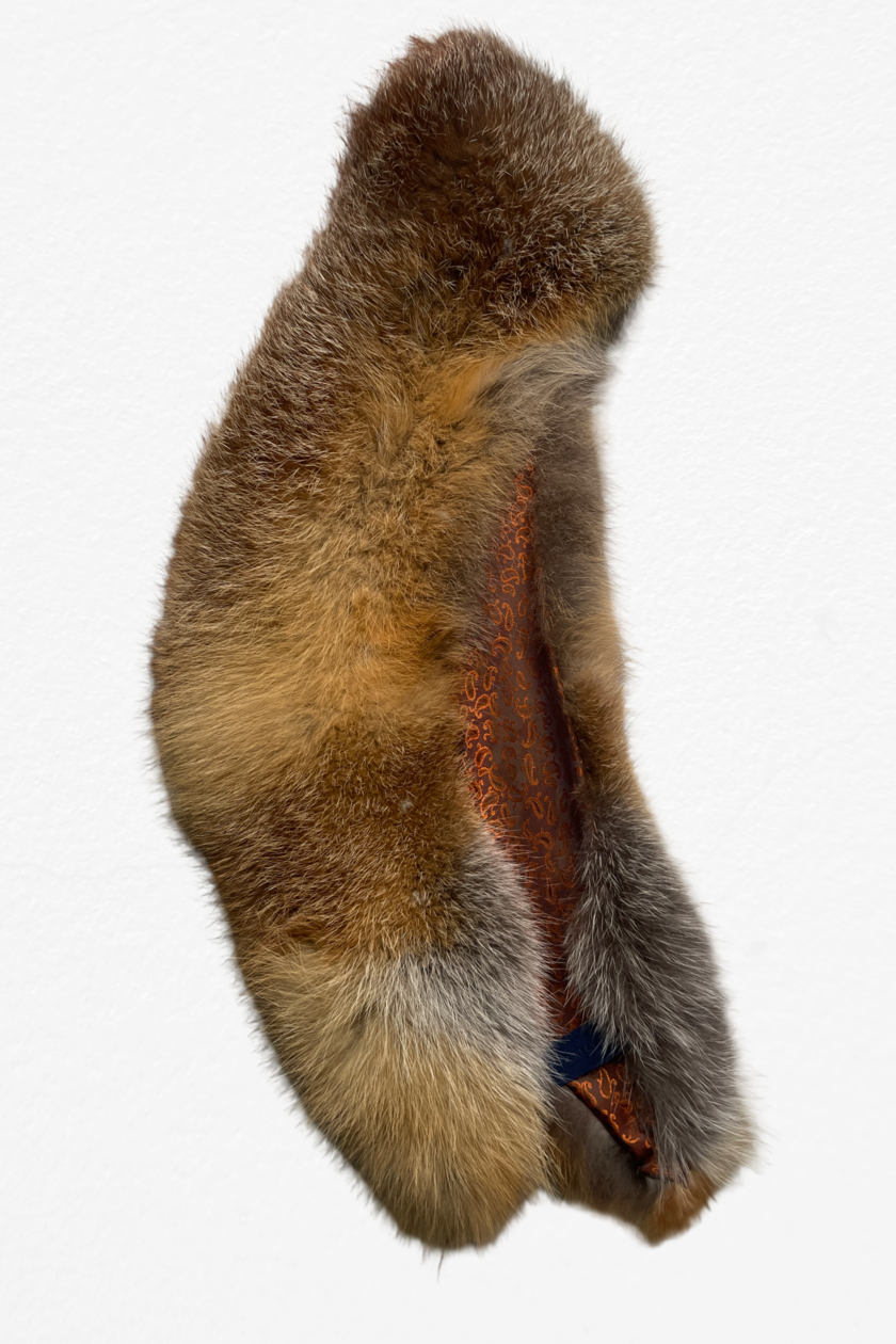 Elegant fox fur collar