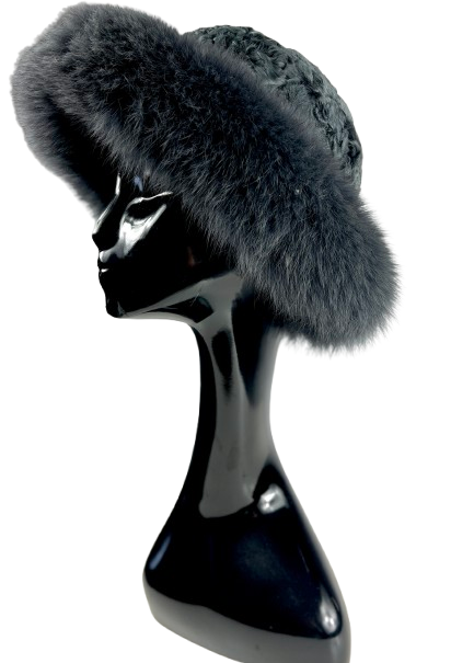 Classic style hat made of natural fur